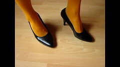 yellow opaques nylons and black leather pumps, shoeplay by Isabelle-Sandrine Thumb