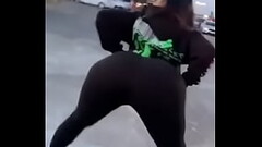 Ari twerking that ass Thumb