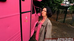 deutsche hausfrau mit kleinen titten fickt im auto Thumb