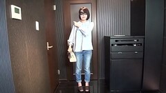 人妻フェラチオ調教　ピンクのスポーツブラとパンツで中出し　「ご主人様のソソリ立つチンポ、美味しいですよ」 Thumb