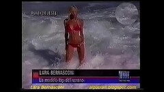 LARA BERNASCONI en biquini Thumb