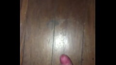 Novinho gostoso gozando na mesa Thumb